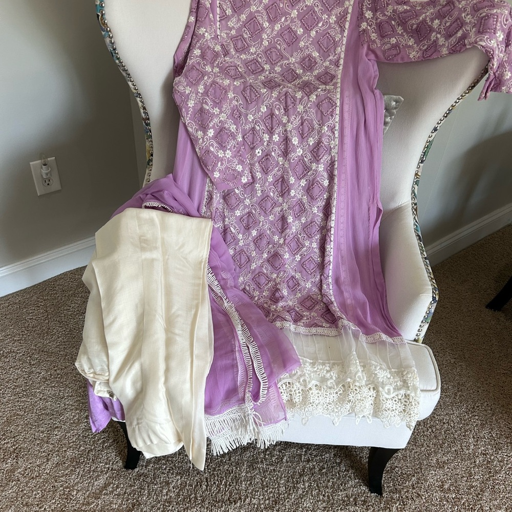 Purple and White Patterned Dress - Picture 11 of 11